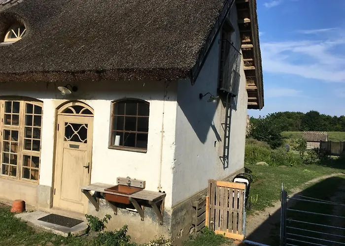 Ga Praestgarden I Roerum